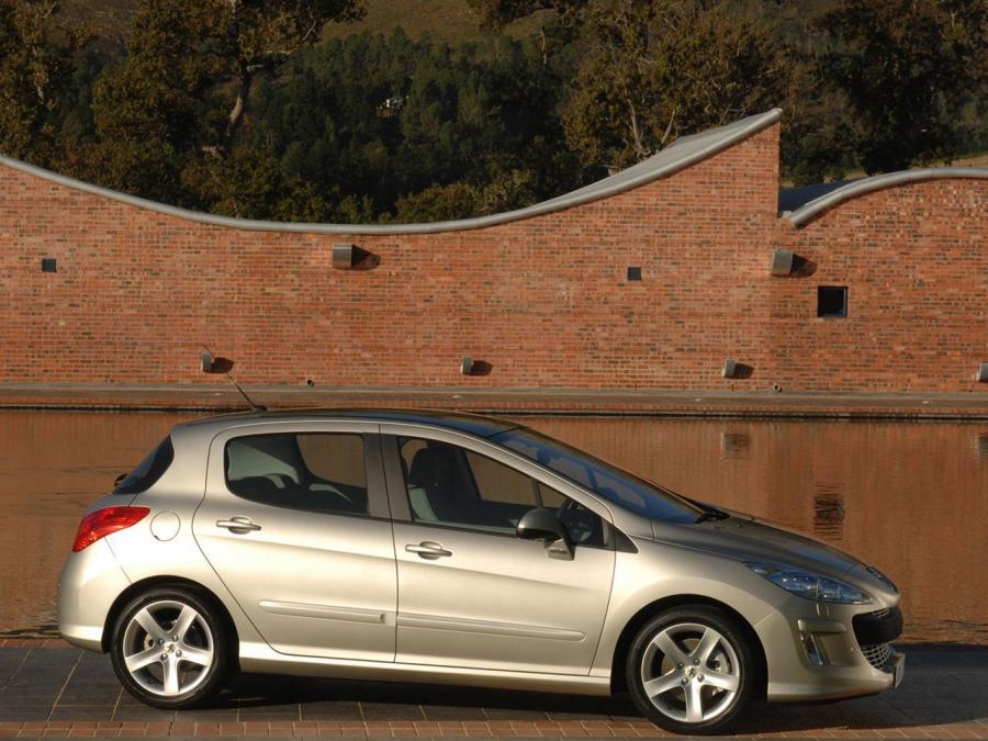  Peugeot 308 Premium Pack 2008 года  (фото 2 из 14)